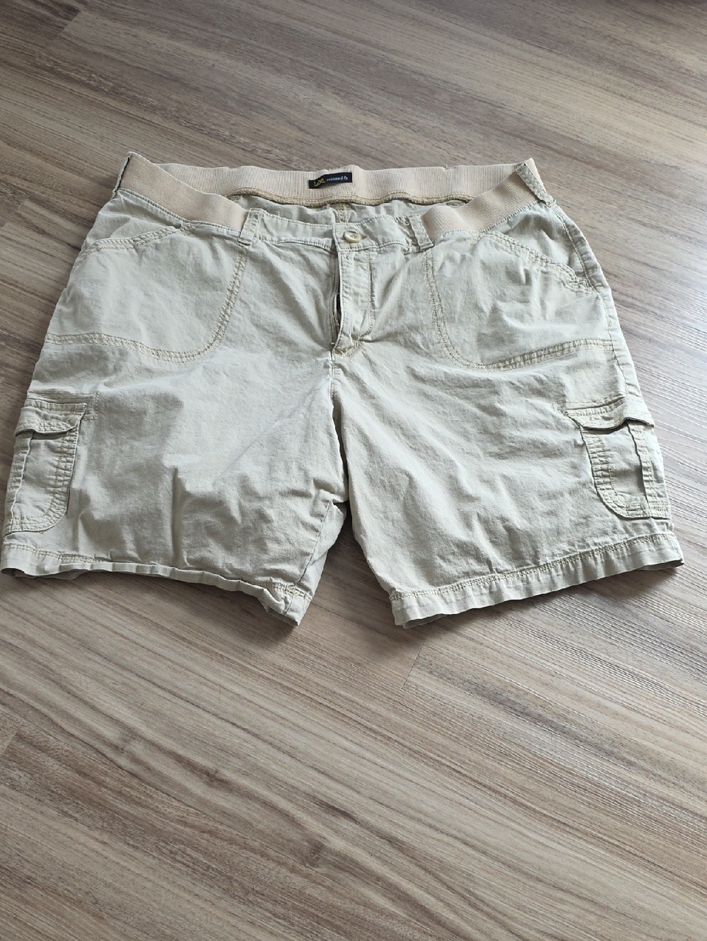 Lee Women's Casual Cargo Shorts in Light Beige